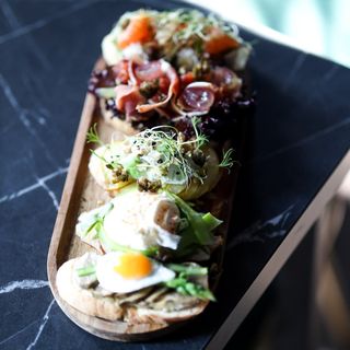 Сет Брускет