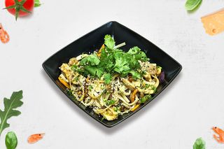 Удон з куркою та креветкою