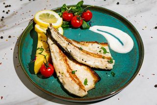 FILE DE PASTRAV DIN IMPREJURIMILE SIBIULUI,MAMALIGUTA COAPTA SI SOS CREMOS DE USTUROI 350g