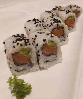 343.Uramaki salmone 8 pezzi