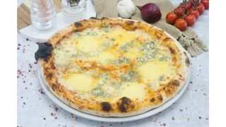 Pizza quattro formaggi