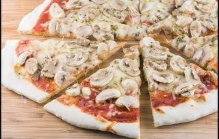 Pizza Fungi (28 cm.)