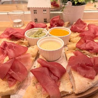 FOCACCETTA BIANCOLATTE