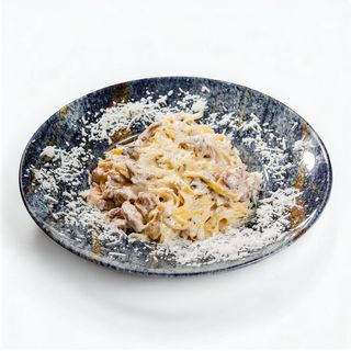 Tagliatelle cu hribi, cremă de parmezan și trufe