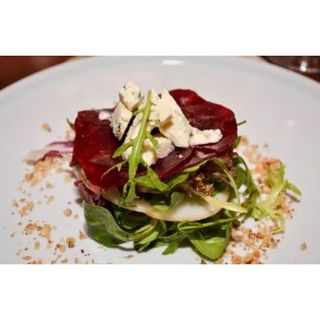 Torre De Verduras Con Queso De Cabra
