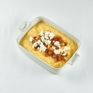 Банош з бринзою та шкварками (300г)