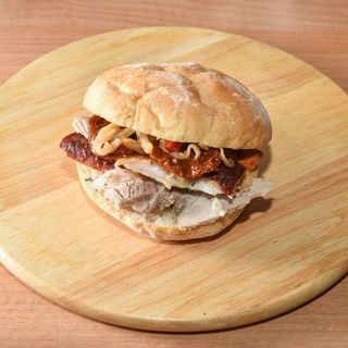 Porchetta, formaggio e melanzane sott'olio