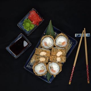 Темпура рол з лососем (330г)