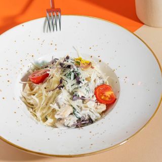 Фетучини с курицей и грибами