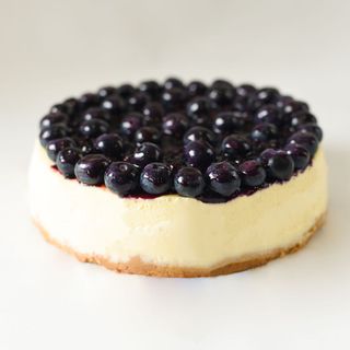 კლასიკური ჩიზქეიქი მოცვის ზედსართით 6 ნაჭრიანი