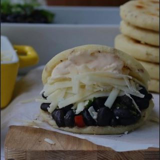 Arepa La Dominó (1 Ud.)