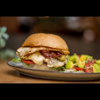 Spicy Sriracha Burger