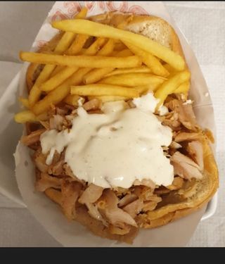 Bocadillo kebab ternera relleno de patatas
