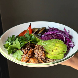 Боул з гречкою, овочами гриль та яловичиною