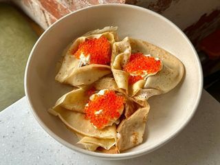 Млинці з ікрою та збитим маслом (180g)