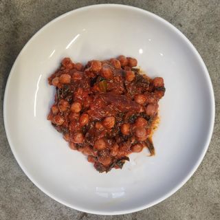 Inzimino di Ceci e ciuffi di barbabietola