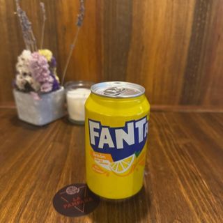 Fanta Limón lata 330ml.