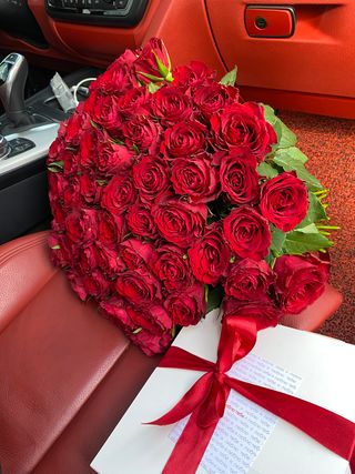 51 червона троянда 