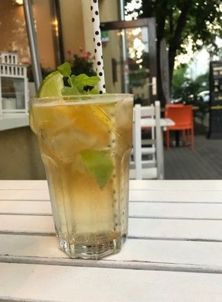 LeMONIADA