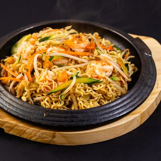 B2. Ramen saltati alla piastra o in brodo