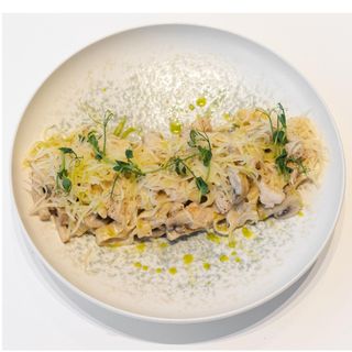 Паста "Альфредо" с курицей и грибами