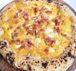 Pizza carbonara