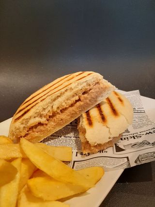 Mollete Bbq Con Patatas