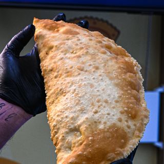 Czeburek z mięsem wieprzowym i serem 