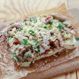 Pizza Porchetta - portie