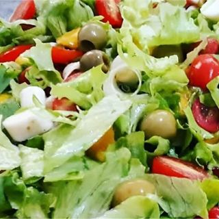 SALADA DE FENIANA COM QUEIJO MOZZARELLA FRESCO