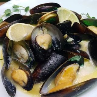 Мідії у вершково-часниковому соусі