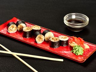 Макі з вугрем (120/20/15g)