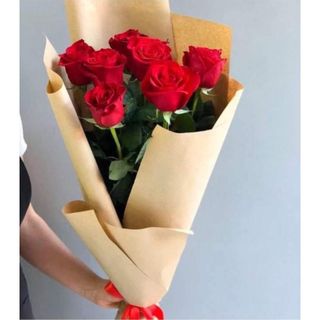 წითელი ვარდების მინი თაიგული