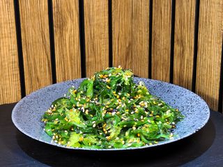 Гома Уакаме с 3 вида сусам