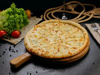 Піца з грушею та Горгонзолою (500г)