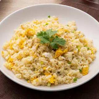 Arroz frito con huevo 
