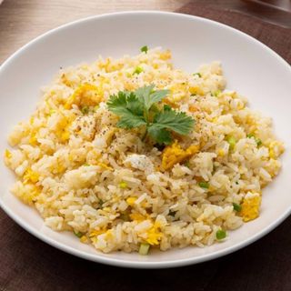 Arroz frito con huevo 