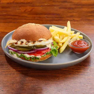Burger cu pârjoală de pui