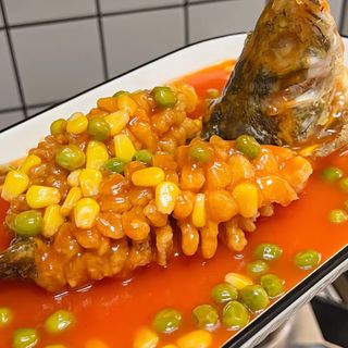 Pesce pinolo agrodolce（松子鱼）