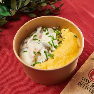 Ciulama de pui cu mămăliguţă