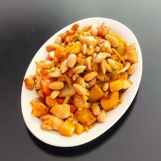 Carne de Galinha com Amêndoas