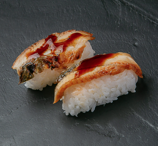 Nigiri De Anguila Braseada Manzana Verde (2 Uds.)