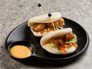 БАО З КАРАМЕЛІЗОВАНОЮ КУРКОЮ