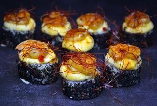 Запечений рол з креветкою