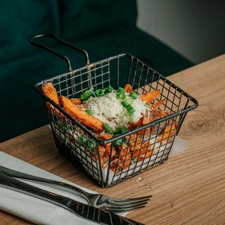 Bataty z parmezanem i szczypiorkiem