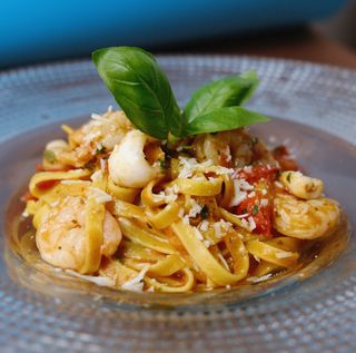 tagliatelle cu creveți și calamari 