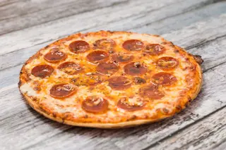 Pizza de Pepperoni (Média)