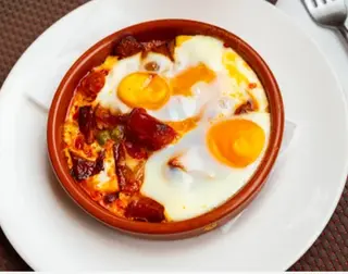 Ración De Huevos Rotos