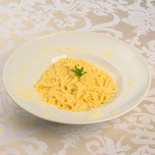 Spaghete cu 4 feluri de brânză