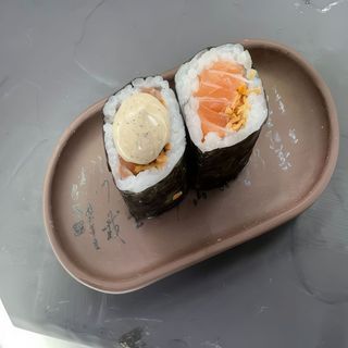 Maki Salmón Con Trufa (8 Uds.)